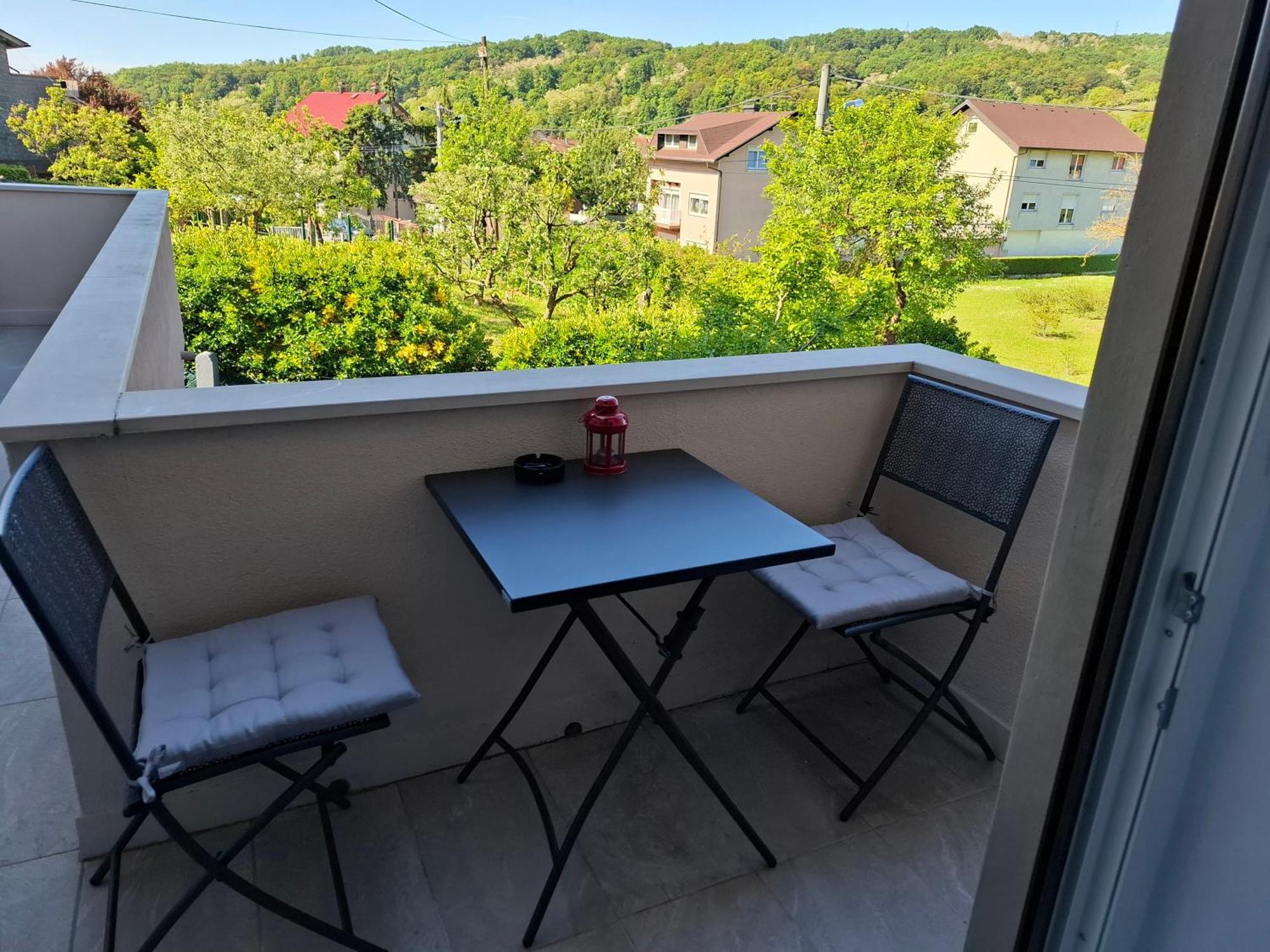 Folka Free Parking